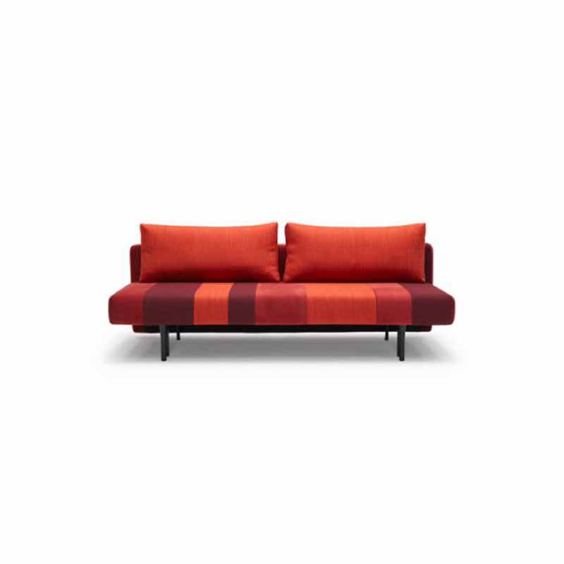 Conlix lappeteppe sovesofa i rød farge av Innovation Living
