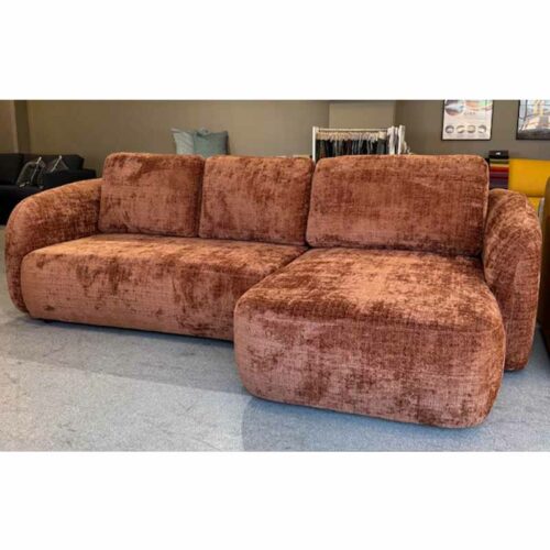 Lea divan bäddsoffa i orange färg.