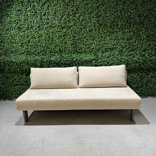 Sleepy bäddsoffa skyltex i beige tyg.