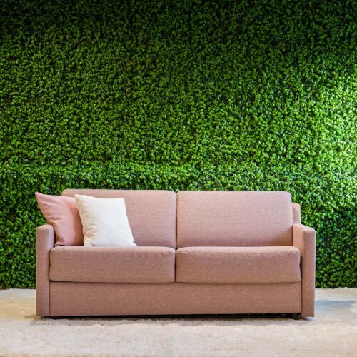 Cloud bäddsoffa i rosa färg.